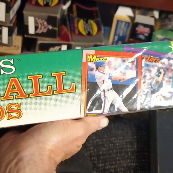 Topps 1990 baseball card factory sealed set brand new shirked wrapped in the box - Picture 10 of 10